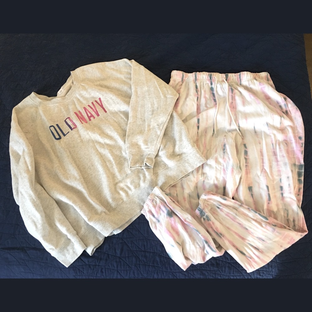 Old Navy sweatshirt and pants